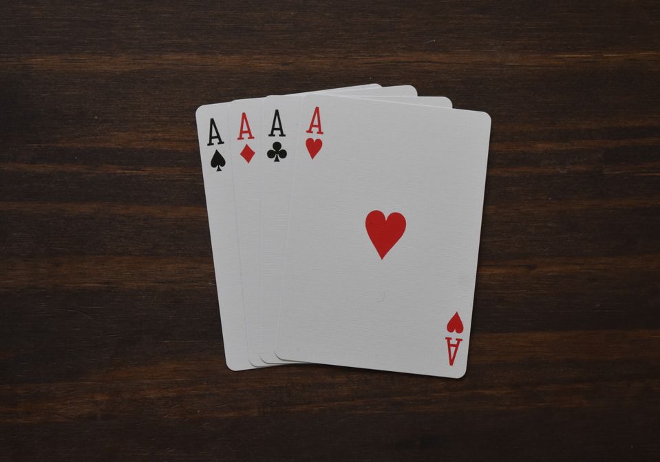 Online Casino: Spielautomaten und Live-Spiele im Überblick