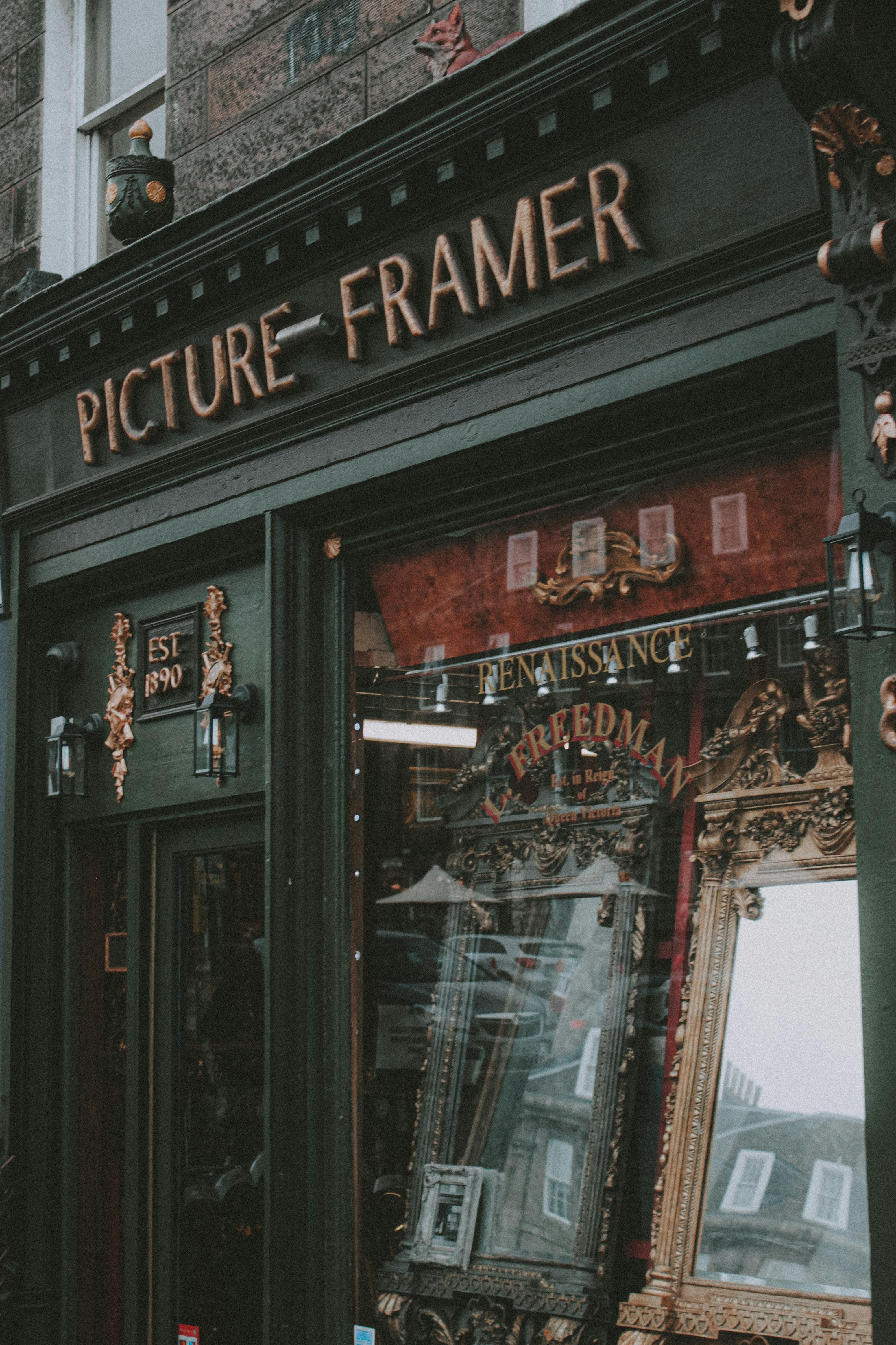 shop of frames for pictures