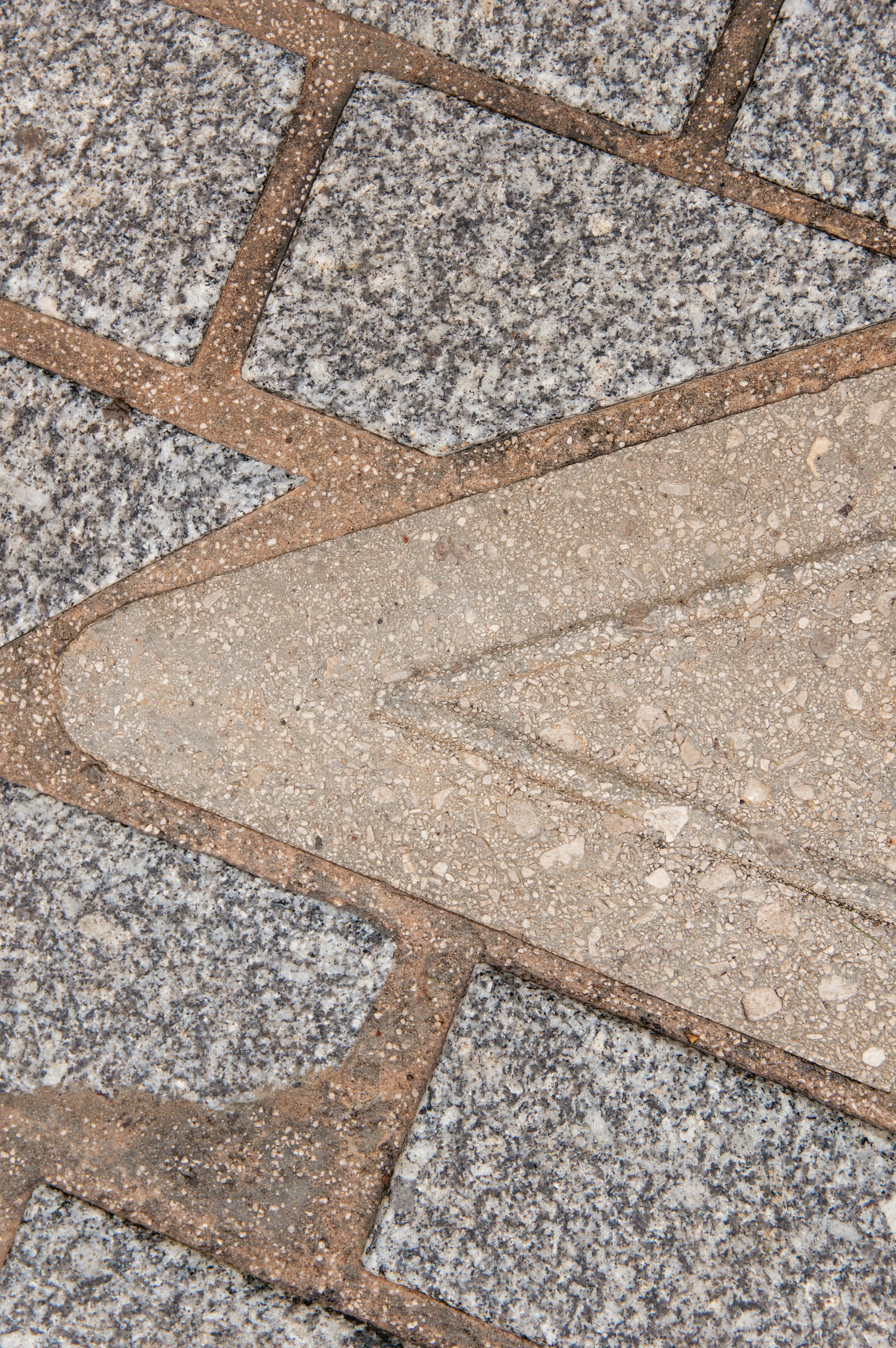 【2025年12月更新】プラチナNISAと生命保険の使い分け|非課税枠の配分基準