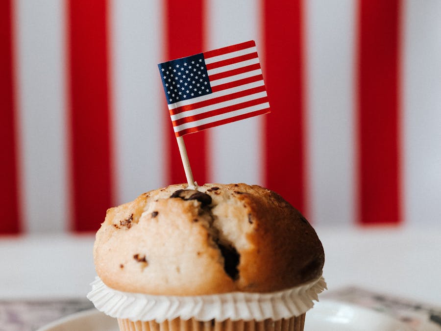 How many Americans make 100k or less?