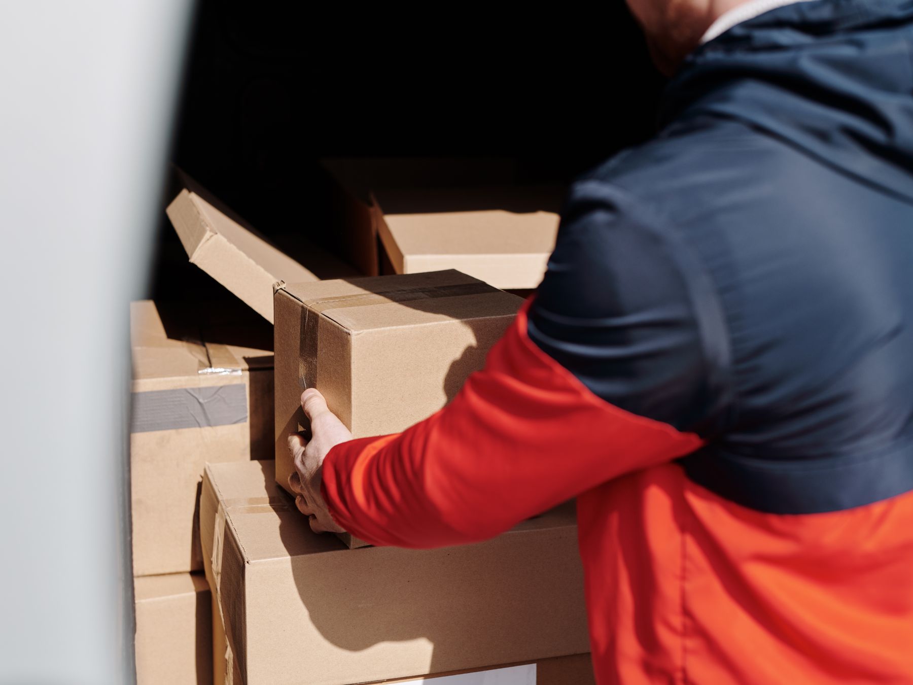Clitheroe — professional packers wrapping and boxing belongings
