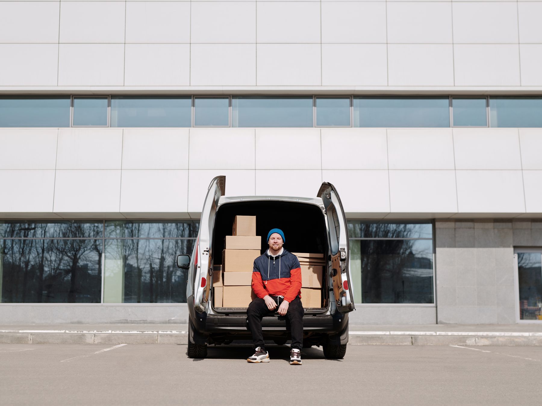 Bodedern — man and van team loading a removal van