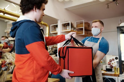 adam, apron, bakmak içeren Ücretsiz stok fotoğraf