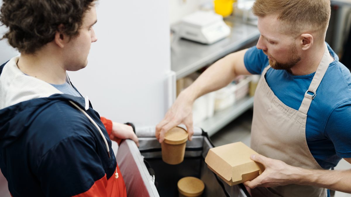 Restaurant mobile app development in practice