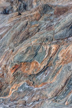 Teknologi Artificial Intelligence (AI) kembali membuat kehebohan di dunia pertambangan, kali ini melalui perusahaan startup bernama Earth AI. Berbeda dengan KoBold yang menemukan deposit tembaga besar di Zambia, Earth AI justru berhasil menemukan potensi deposit mineral penting di Australia yang selama ini dianggap remeh oleh perusahaan pertambangan lain. Meskipun belum diketahui seberapa besar deposit tersebut dibandingkan dengan penemuan KoBold, namun kabar ini menunjukkan bahwa pasokan mineral penting di masa depan kemungkinan besar akan berasal dari kombinasi data lapangan yang dianalisis oleh AI. - teknologi 1