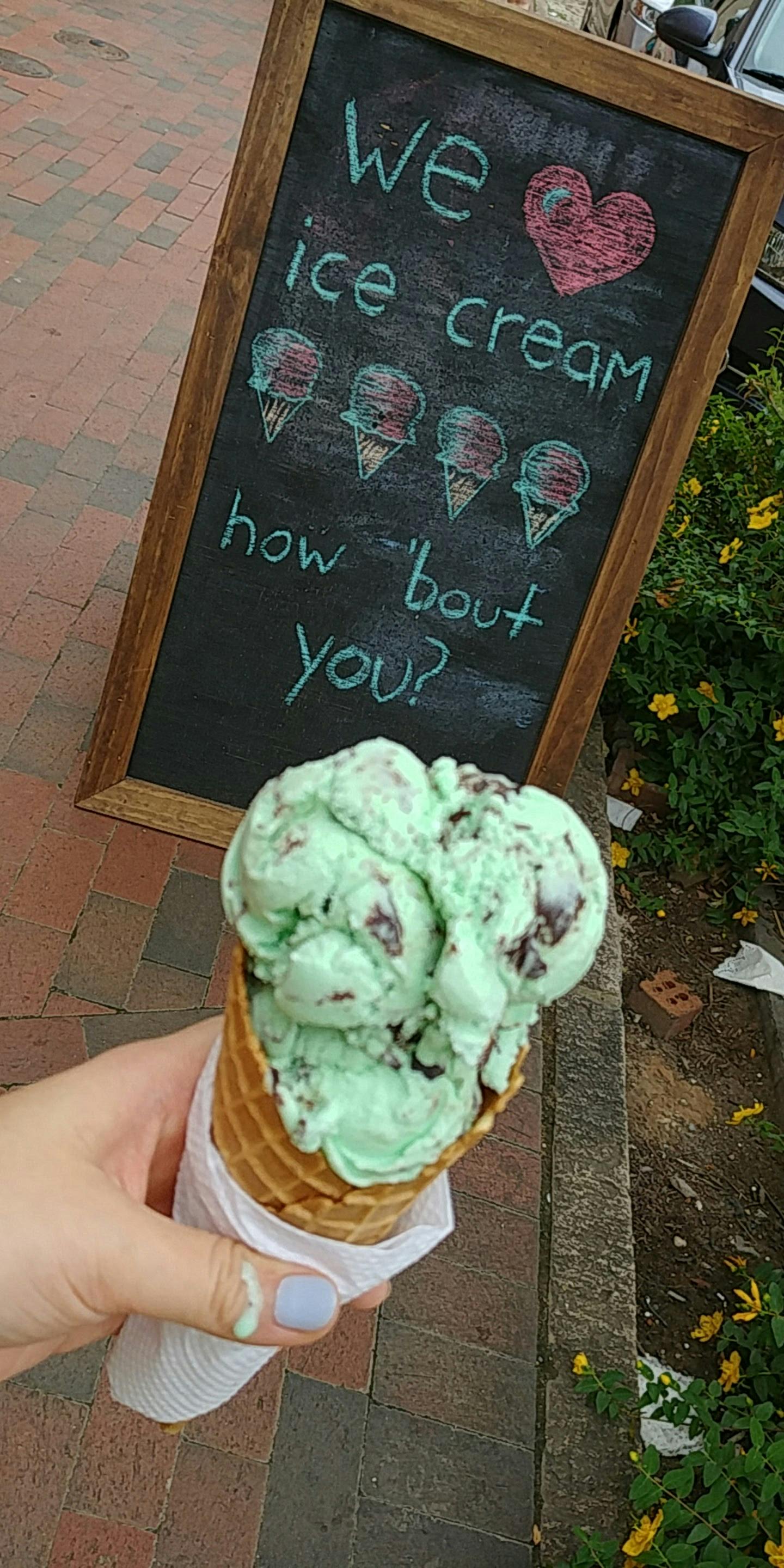 Free stock photo of ice cream, ice cream cone, mint