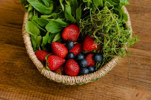 Kostenloses Stock Foto zu blaubeeren, erdbeeren, essen