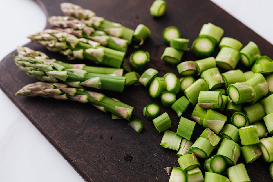 How to cut asparagus tips