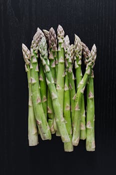 fresh asparagus image 3