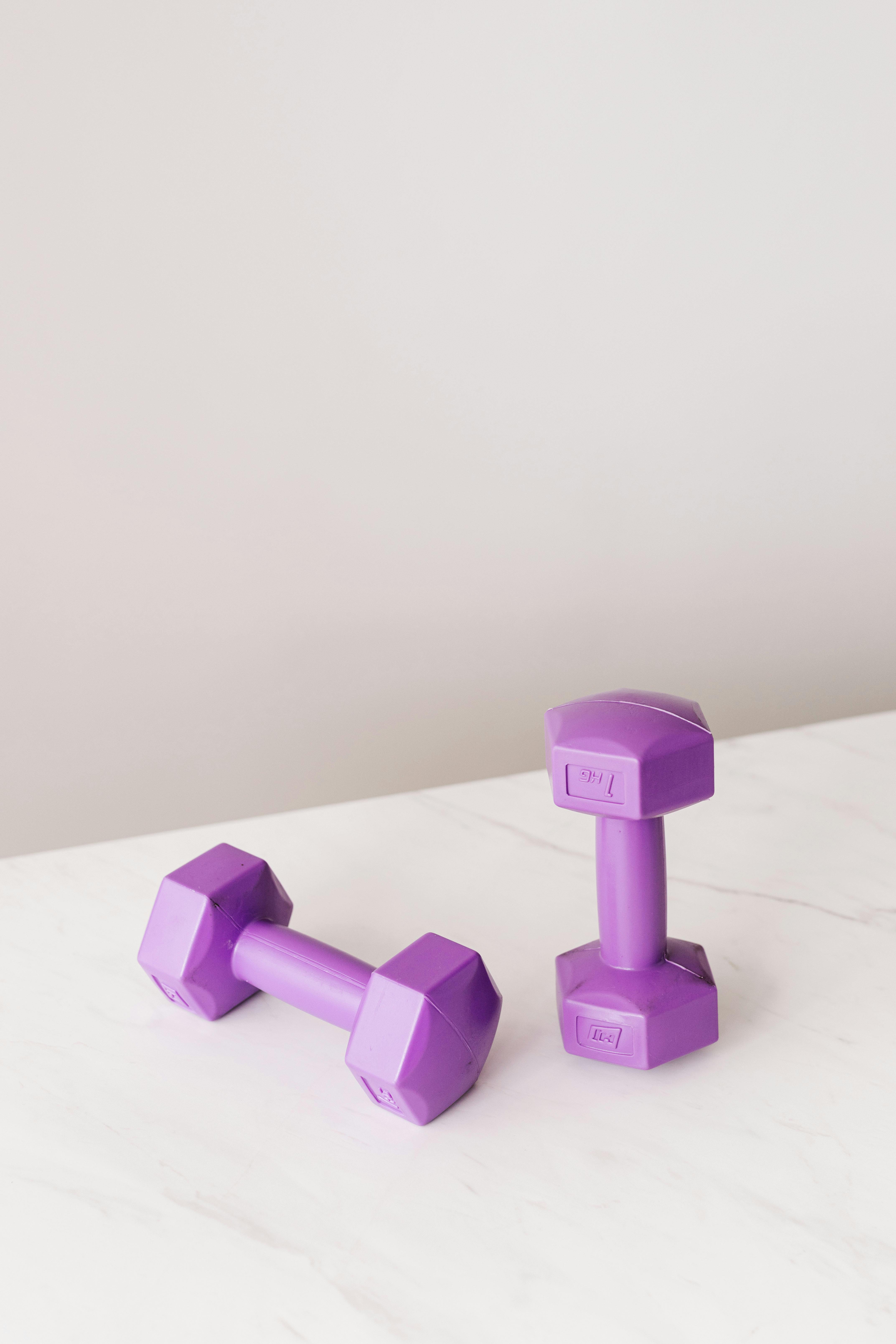 Dumbbell Royalty-Free Images, Stock Photos & Pictures