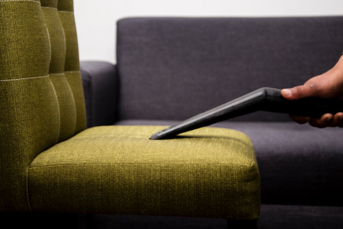 Vacuuming sofa: Más de 10,241 fotos de stock con licencia libres de  regalías