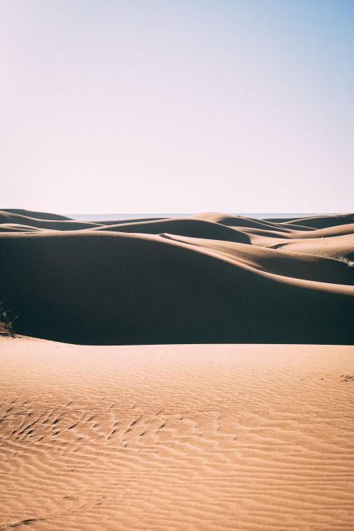 Free Captivating view of sand dunes in Al Wahat Al Dakhla, Egypt, showcasing nature's beauty. Stock Photo