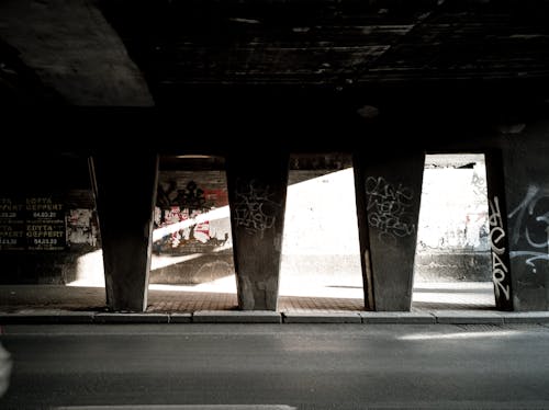 Fotobanka s bezplatnými fotkami na tému architektúra, chladné svetlo