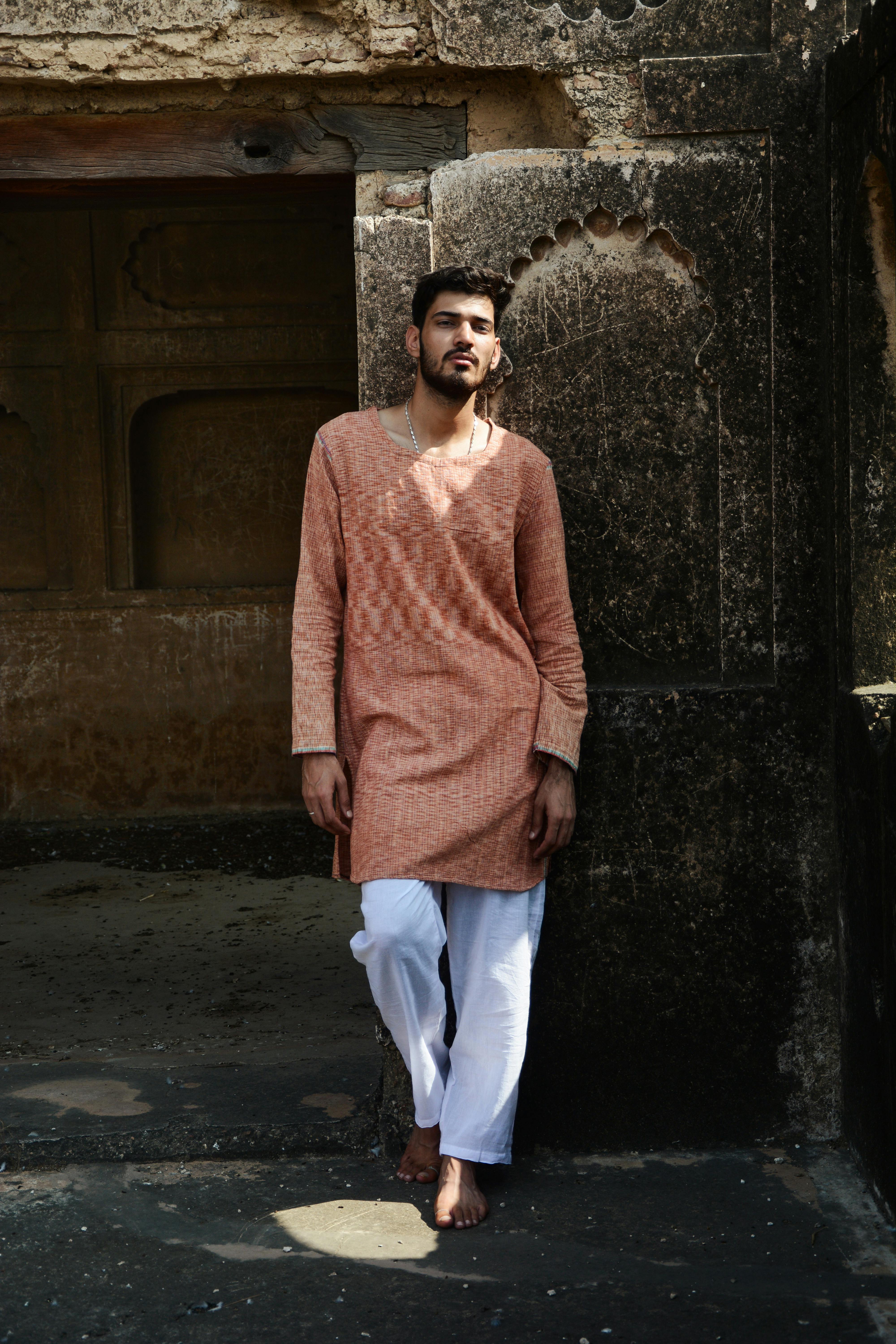 Pin by Hamna Zulfiqar on HE | Best poses for men, Mens kurta designs, Poses  for men