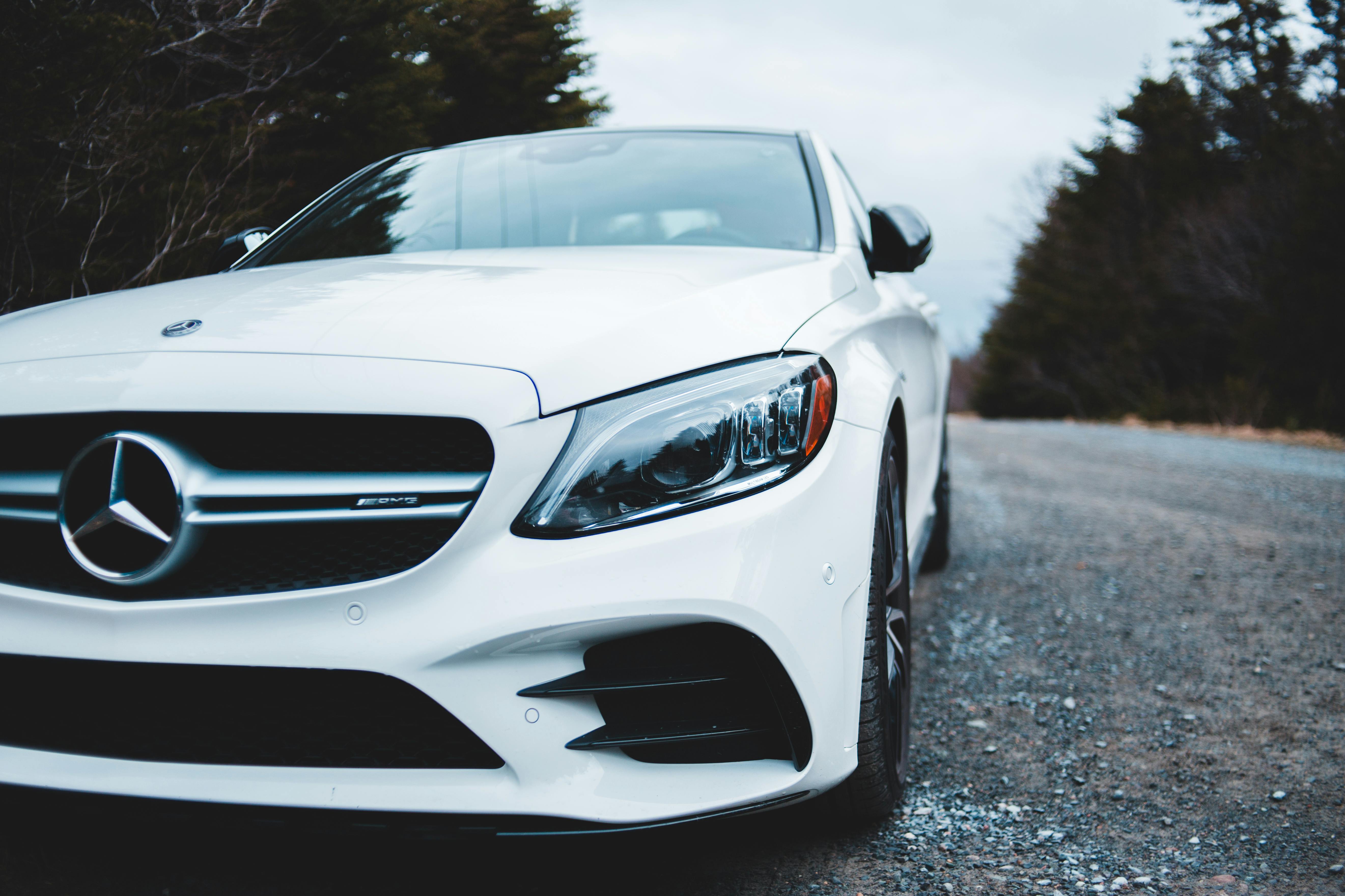 Best Online Car-Buying Sites Of 2026 — Photo by Erik Mclean on Pexels