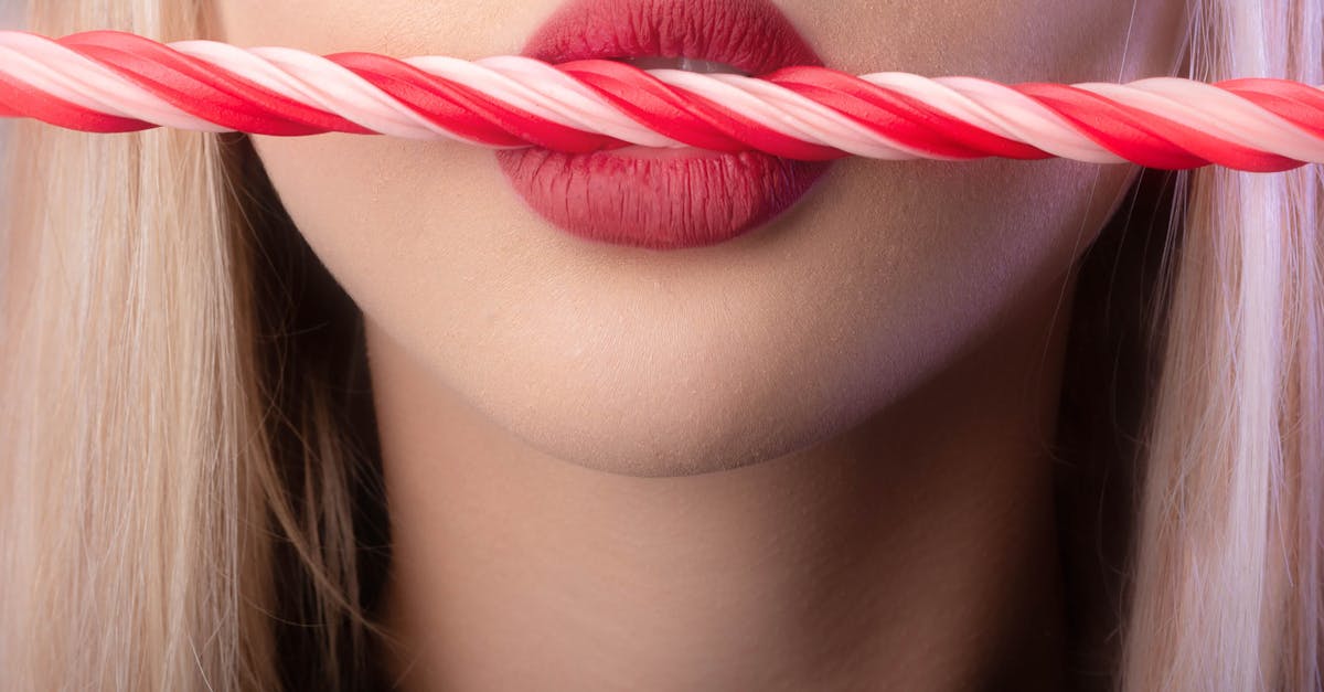 How to get bigger lips without fillers