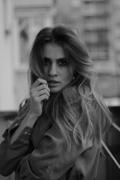 Free Grayscale Photo of Woman in Black Shirt Stock Photo