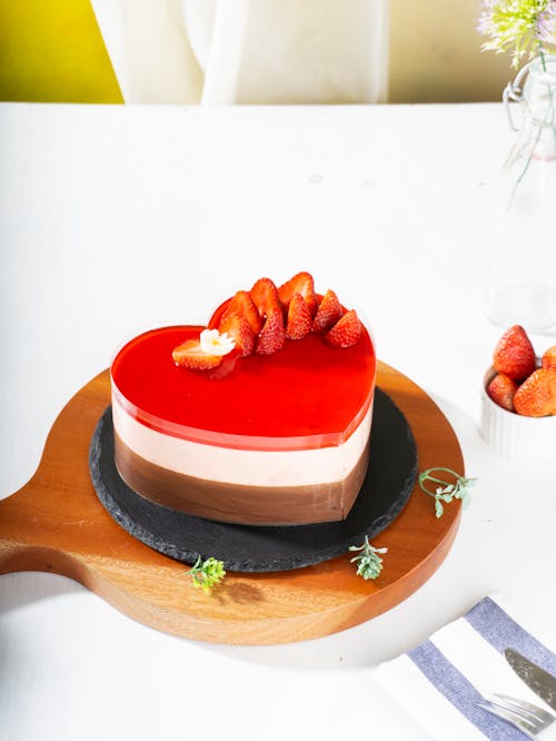 Gratis lagerfoto af dessert, hjerteformet, jordbær