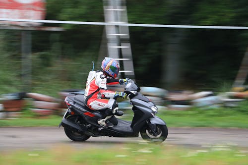 Foto d'estoc gratuïta de 摩托車, 摩托車 比賽, 速 克達