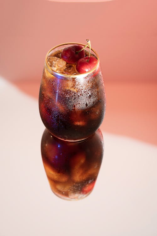 coca cola, dikey atış, içecek içeren Ücretsiz stok fotoğraf