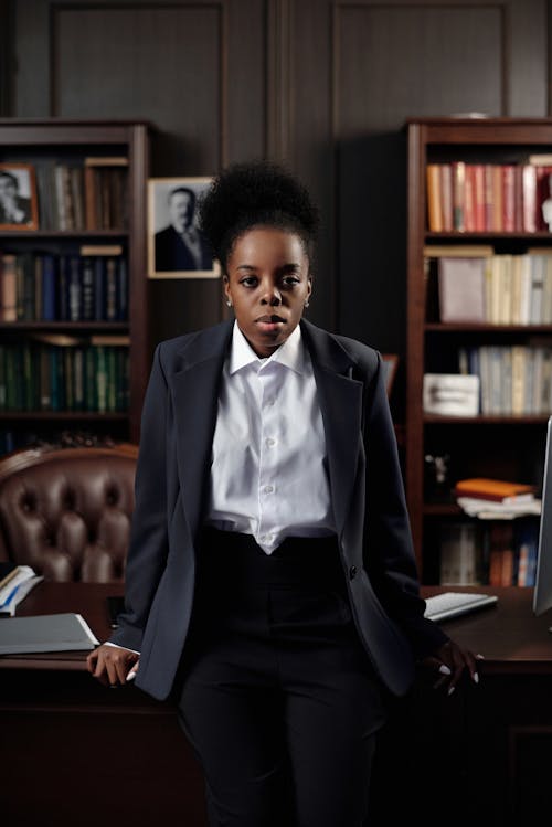 Ücretsiz Afrikalı Amerikalı, afrikalı-amerikalı kadın, avukat içeren Ücretsiz stok fotoğraf Stok Fotoğraflar
