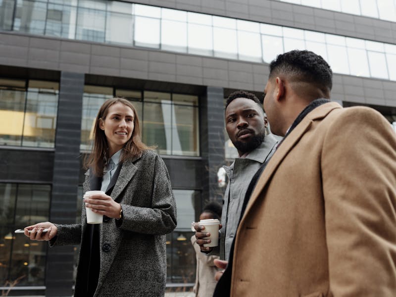 pexels-photo-4427815 Confiance: Le Secret des Relations et du Succès en 2025