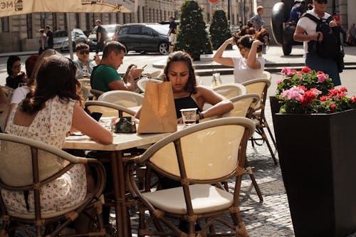 Základová fotografie zdarma na téma holka, kavárna, praha