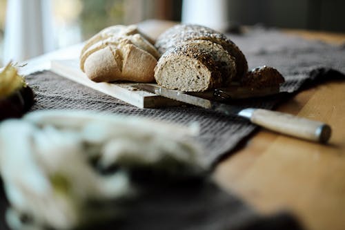 Ilmainen kuvapankkikuva tunnisteilla lähikuva, leikkuulauta, leipä