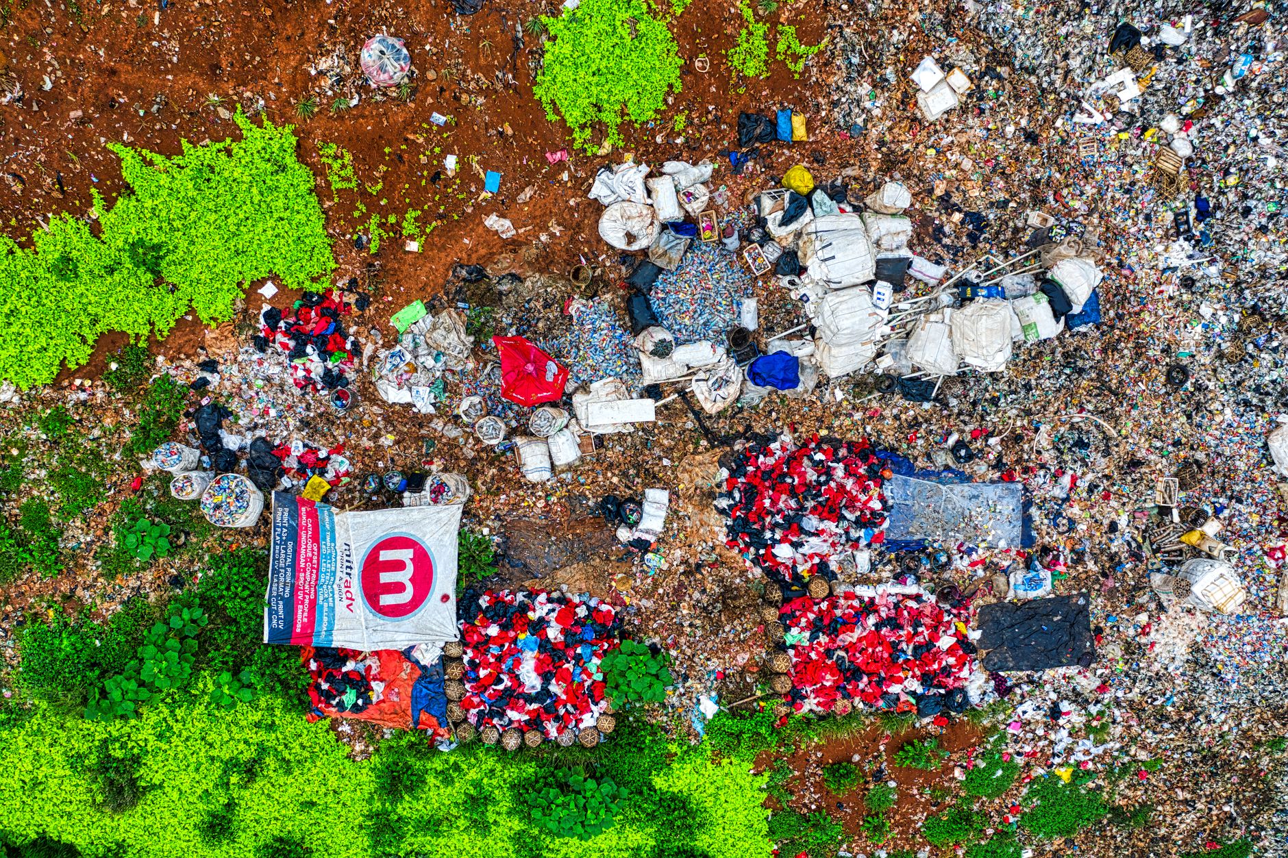 Wamen LH Tekankan Urgensi Pemilahan Sampah Guna Tekan Risiko Kebakaran di TPA