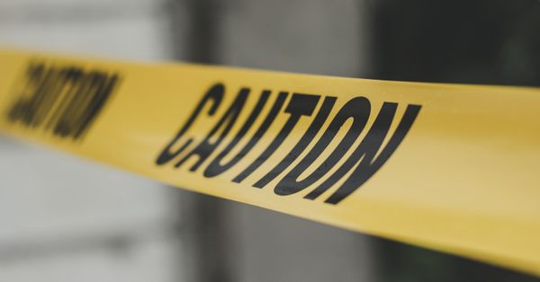 Warnsignale im Immobilien-Exposé: Welche Hinweise Käufer ernst nehmen müssen