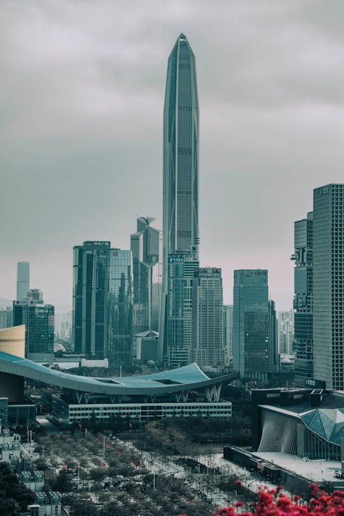 Foto profissional grátis de ao ar livre, centro da cidade, céu sombrio