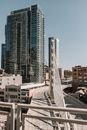 旧金山充满活力的城市建筑和摩天大楼，展现了现代都市生活的风貌