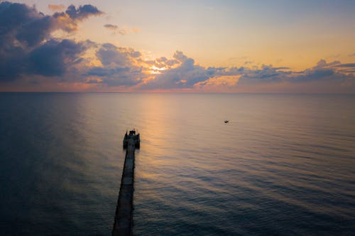 Picturesque view of sunset above sea