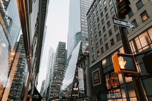 Foto profissional grátis de arquitetura, arranha-céus, centro da cidade