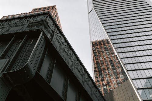 Skyscraper Mirroring in World Trade Center Facade