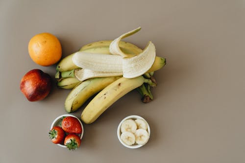 Gratis stockfoto met aardbeien, appel, bananen