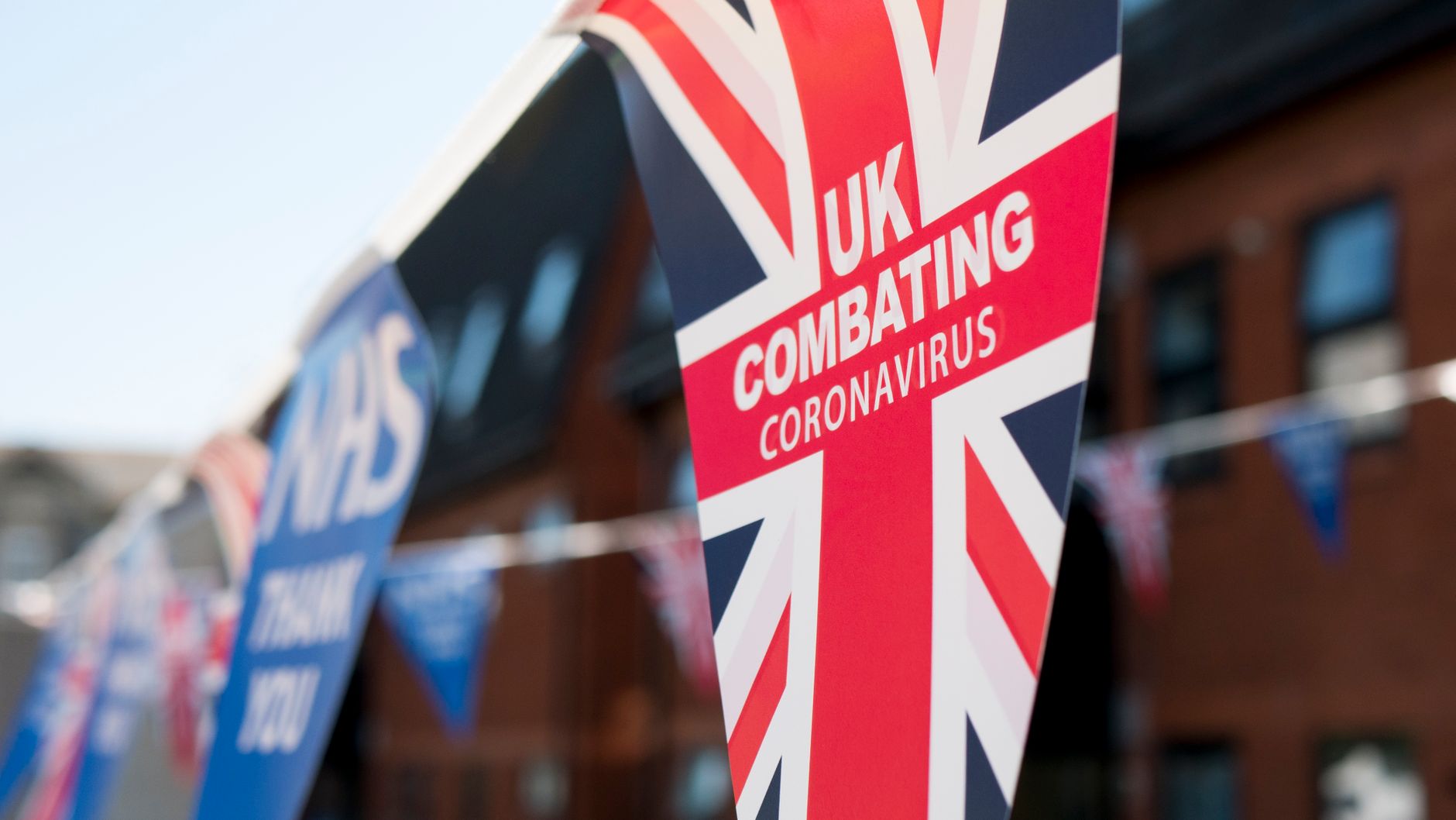英国卫生大臣警告:5月选举投票给民粹政党将危及NHS,华人选民需关注