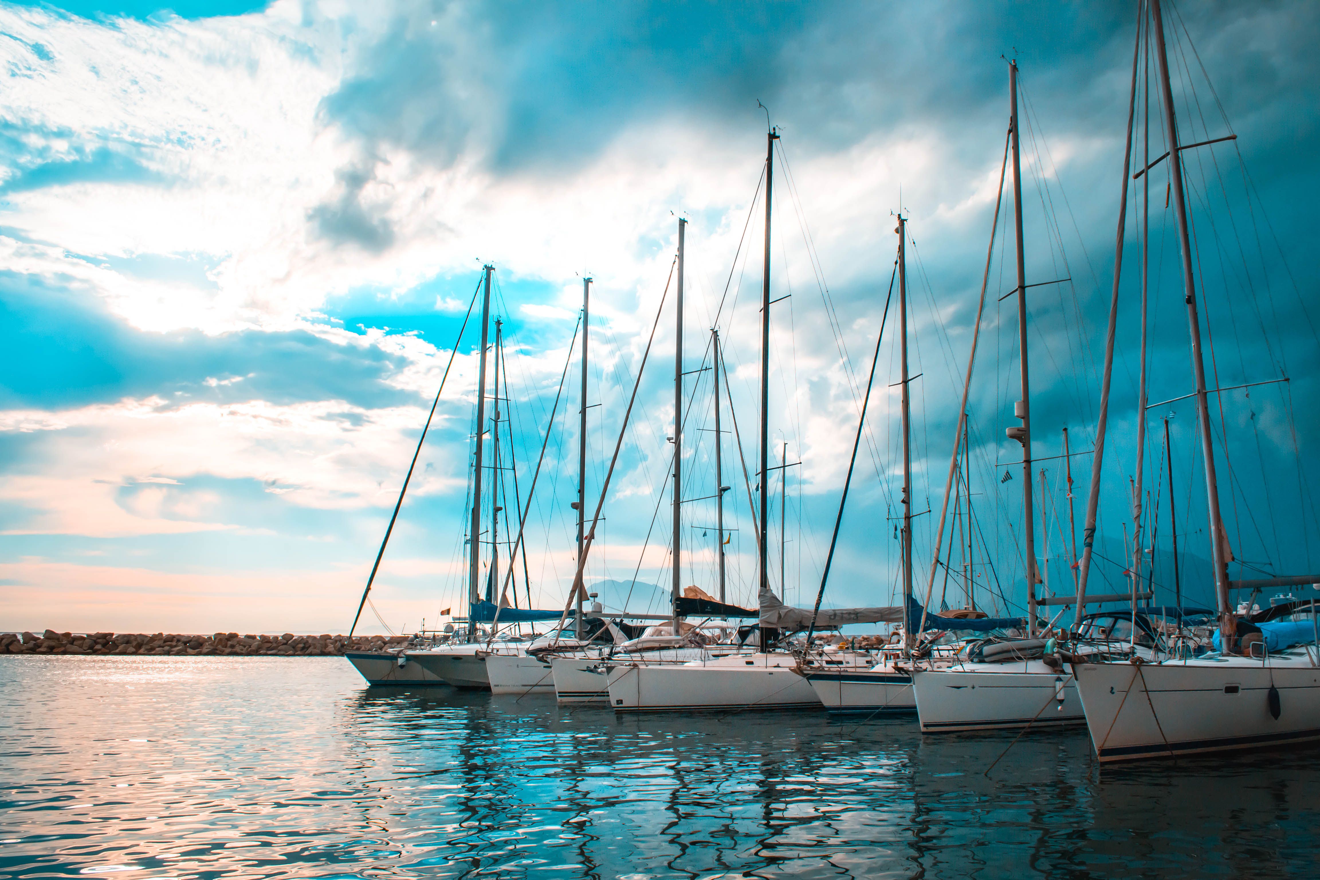 Nautical Fashion Brands in USA: Unveiling the Timeless & Captivating Styles