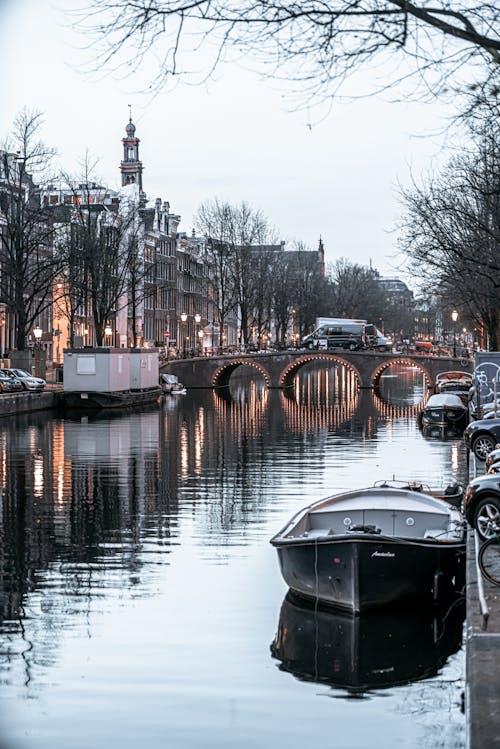 Základová fotografie zdarma na téma Amsterdam, čluny, kanál