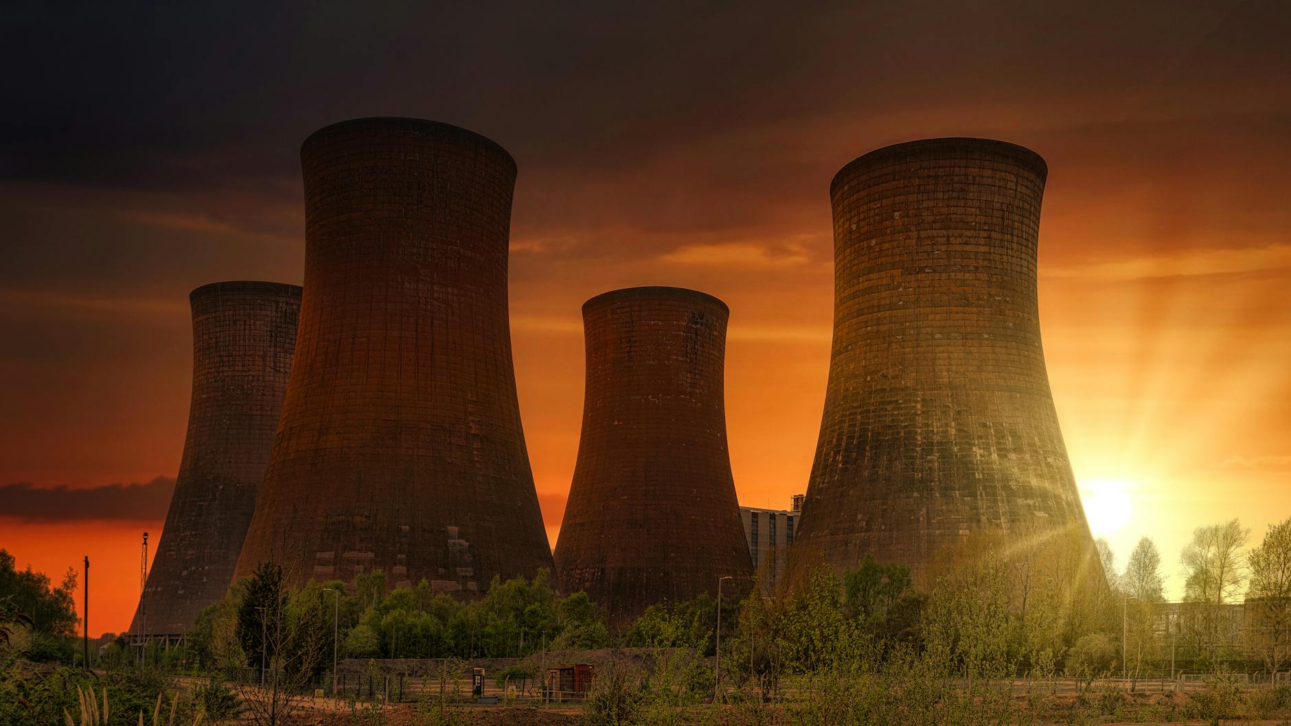 Nuclear power plant cooling towers