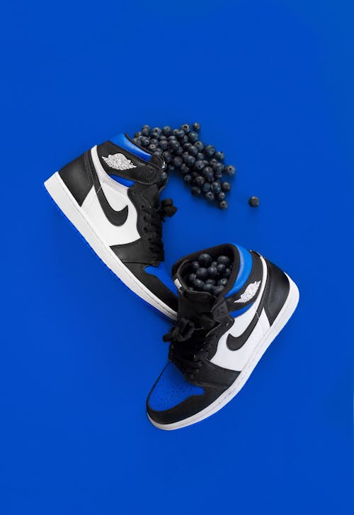 Sepatu Nike Air Jordan 1 Hitam Dan Putih