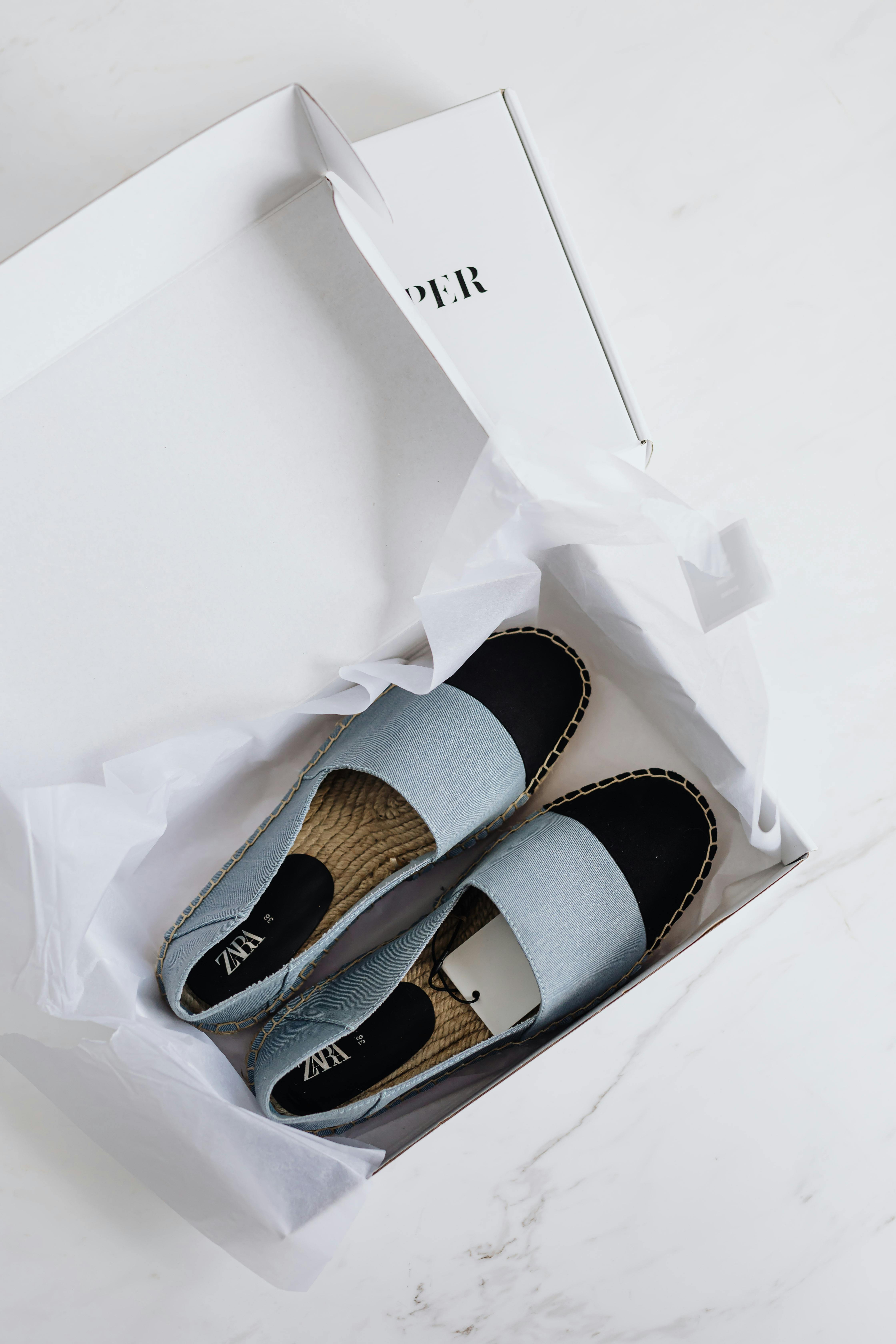 trendy espadrilles shoes in carton package