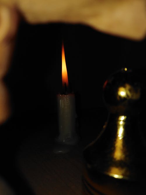 Foto d'estoc gratuïta de a prop de textura, candelabros, crema d'espelmes