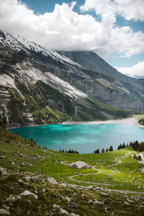 Crinale E Lago Della Montagna Il Giorno Nuvoloso