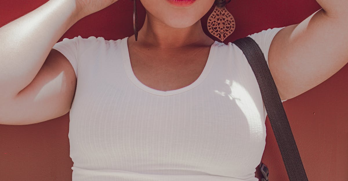 How to cut curly hair short yourself