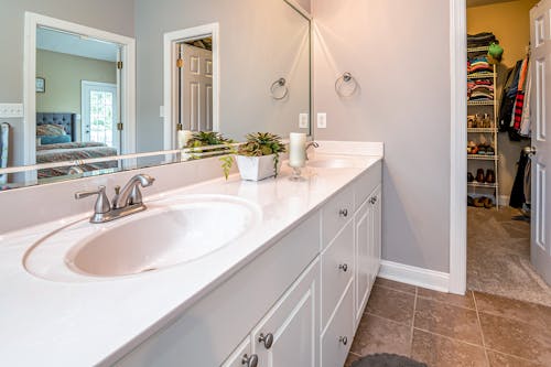 Family House White Bathroom Design