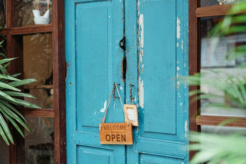 Free Photo of Wooden Signage on Doorknob Stock Photo