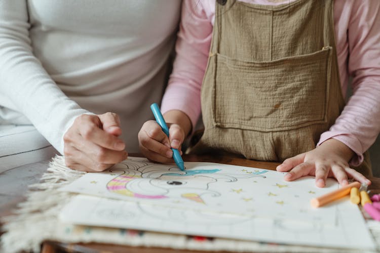 Crop Mother And Kid Coloring Pictures On Paper