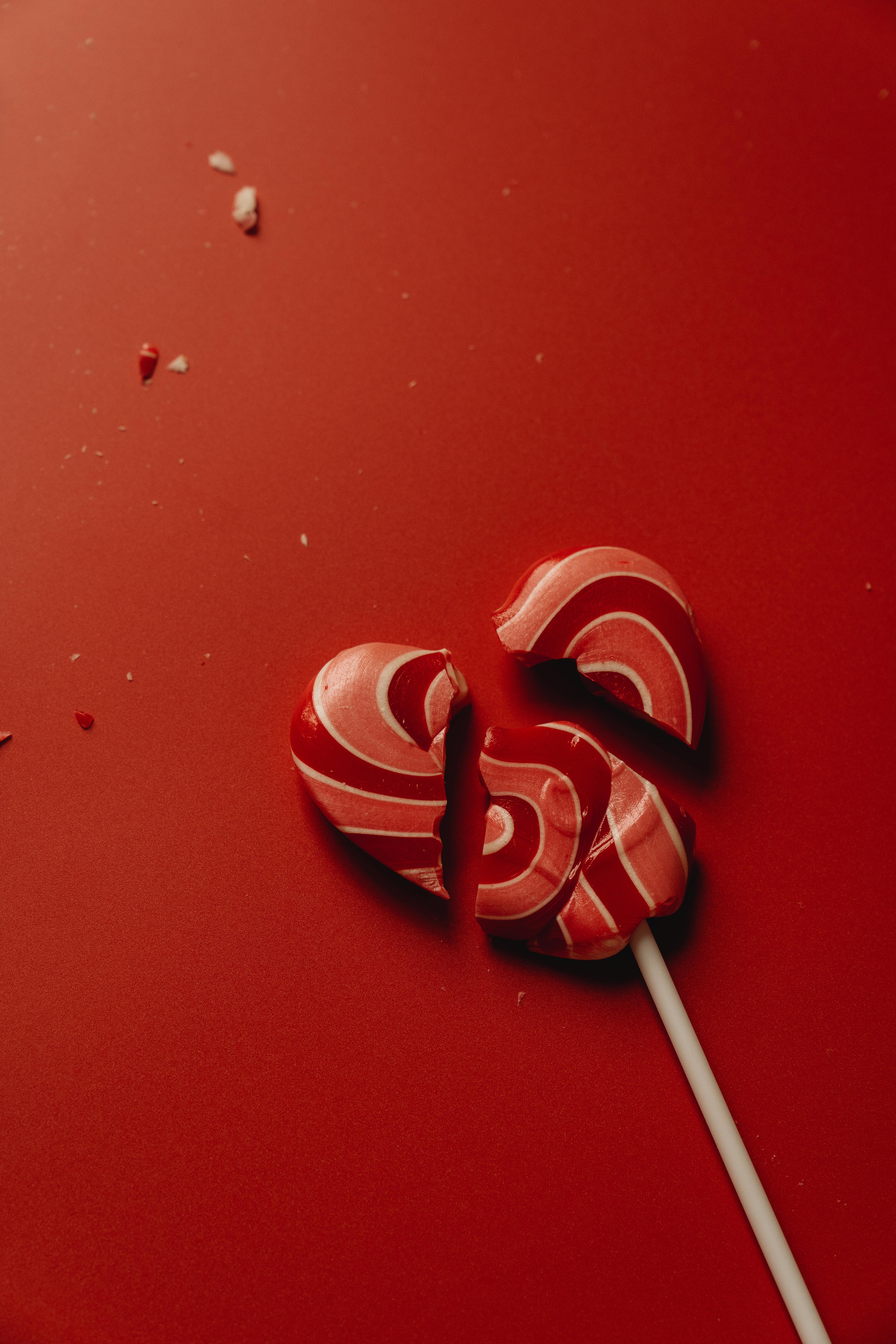 broken, cry, crying, heart, heartbroken, love, sad, unhappy 4k wallpaper -  Coolwallpapers.me!