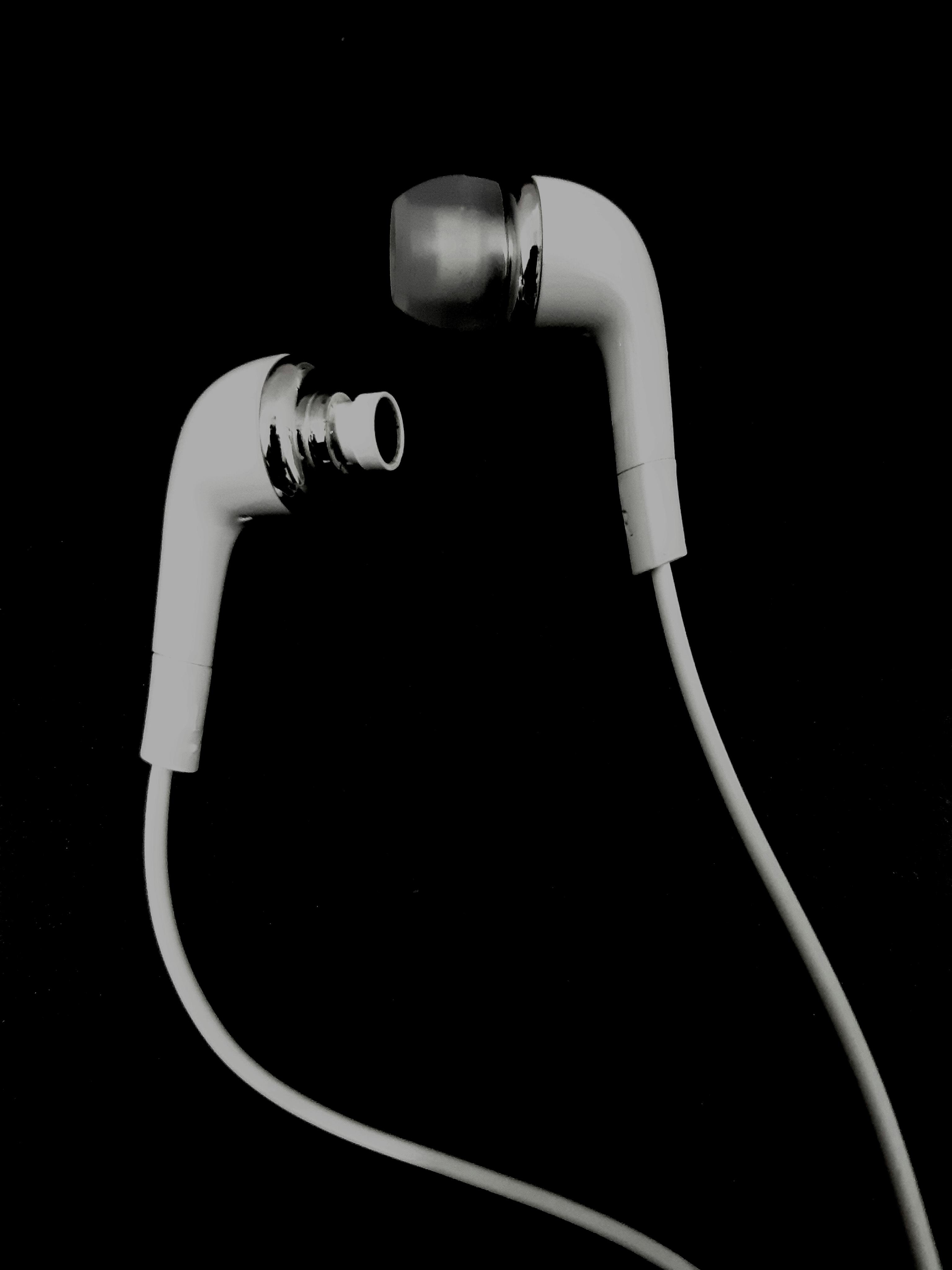 Family at a dining table without phones, engaged in conversation